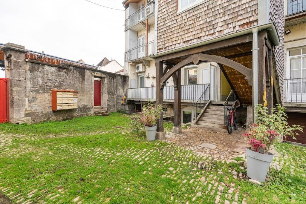 Superbe Appartement Avec Parking Gratuit Lons-le-Saunier Kültér fotó