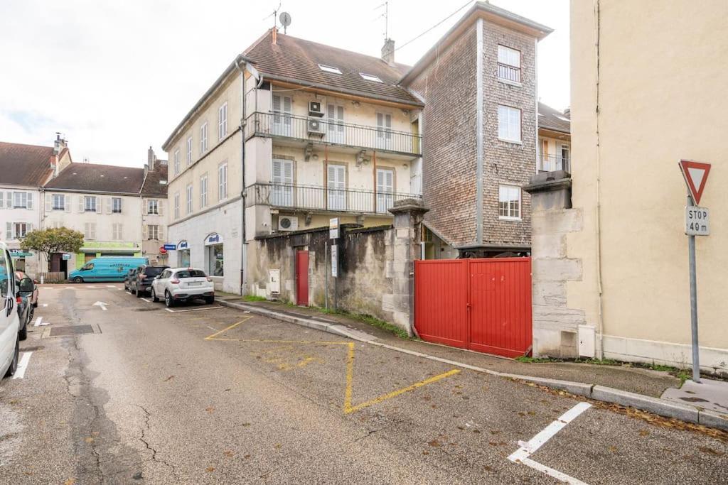 Superbe Appartement Avec Parking Gratuit Lons-le-Saunier Kültér fotó