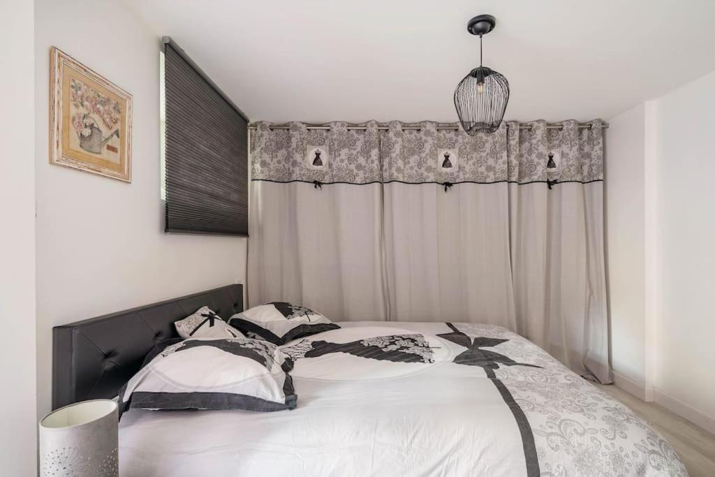 Superbe Appartement Avec Parking Gratuit Lons-le-Saunier Kültér fotó