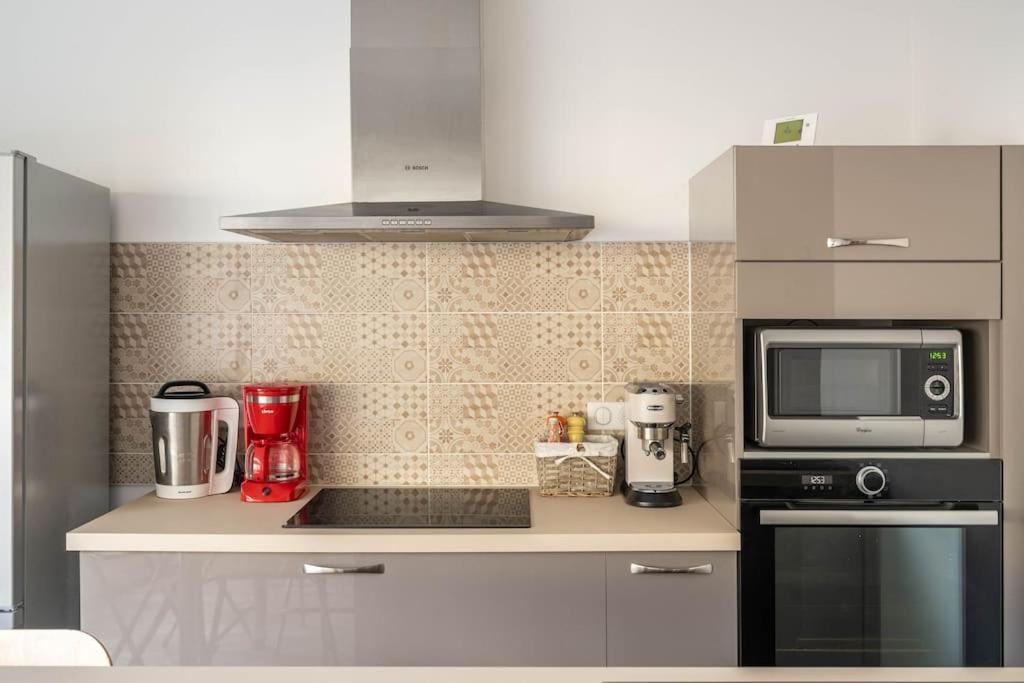 Superbe Appartement Avec Parking Gratuit Lons-le-Saunier Kültér fotó