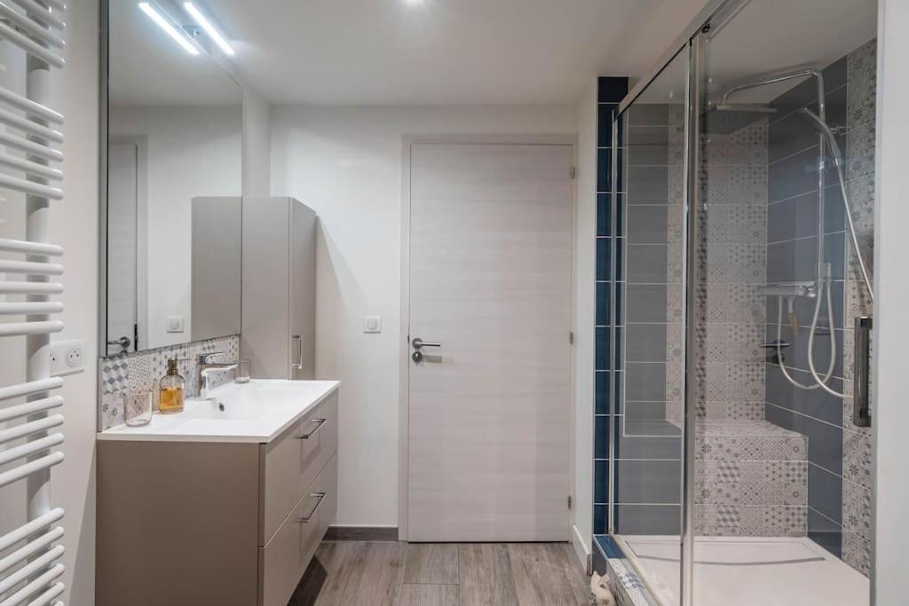Superbe Appartement Avec Parking Gratuit Lons-le-Saunier Kültér fotó