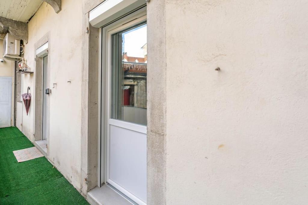 Superbe Appartement Avec Parking Gratuit Lons-le-Saunier Kültér fotó